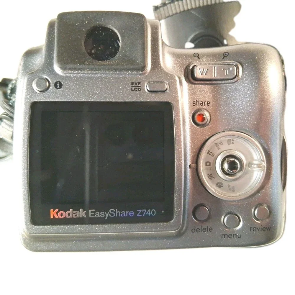Kodak Easyshare Z740 5 MP Digital Camera, 10x Optical Zoom With TARGUS Case Vtg